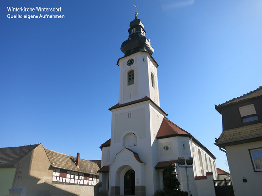 Infrarot-Dunkelstrahler als Deckenheizung für Kirche